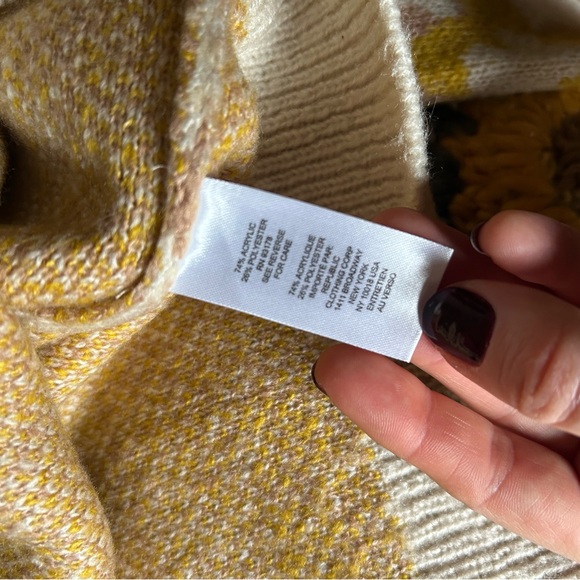Women's Cropped Cream and Yellow Floral Sweater - Picture 4 of 5